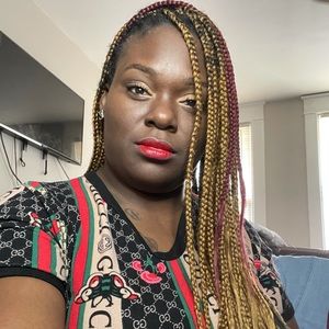 Meet your Posher, Domonique